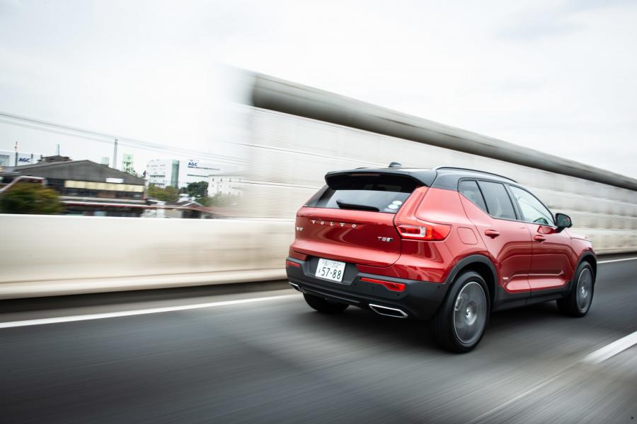  Volvo XC40 T5 R-Design 2018 года  (JP) (фото 2 из 23)